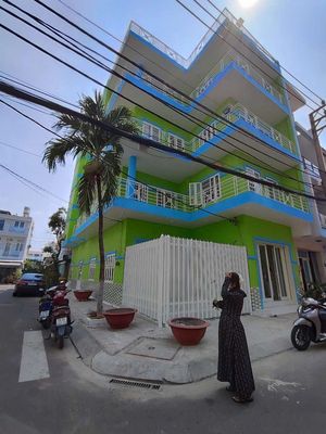 cho thuê toà nhà góc 2mt khu tên lửa 10*20m ba lầu 