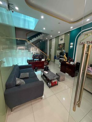 Cho thuê mặt bằng tầng trệt nhà có hầm Cityland Park Hill Gò Vấp