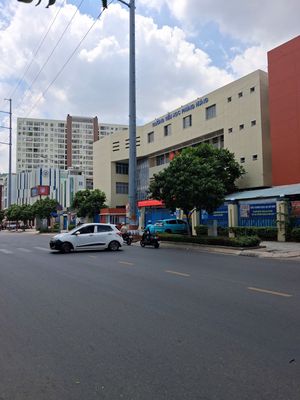 Cho thuê nhà mặt tiền đường lạc long quân, quận 11, tphcm