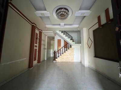 cho thuê nhà nguyên căn 3 lầu kdc chợ bình điền