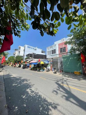 Cho thuê nhà MT Hiệp Thành 49 Q12 – 500m2 sàn– Ngang 9m–Giá rẻ 24Tr/th