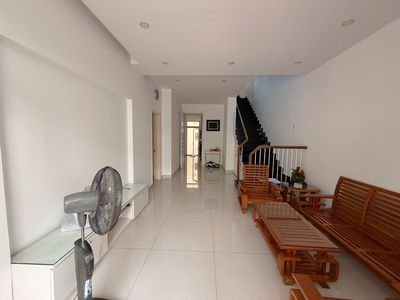 CHO THUÊ BIỆT THỰ KDC TẤN TRƯỜNG – ĐƯỜNG PHÚ THUẬN FULL NỘI THẤT