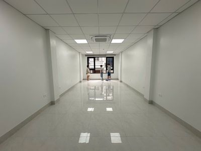 Cho thuê văn phòng ngõ 214 Nguyễn Xiển, 50 m2/tầng, sàn thông, vp mới