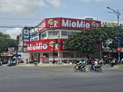 Cho thuê toà nhà góc ngã tư đường tên lửa 1000m2