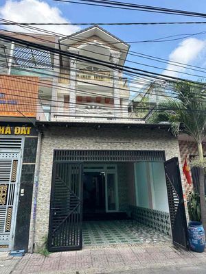 CHO THUÊ CĂN NHÀ 6 PHÒNG NGỦ 1 PHÒNG KHÁCH 1 BẾP ĐƯỜNG NHƯA