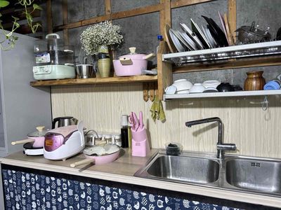 Cho thuê full lầu 3, mặt tiền, 2 phòng ngủ, đầy đủ tiện nghi.