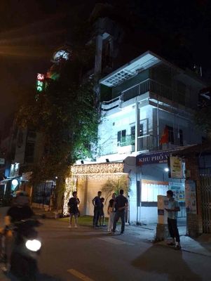 cho thuê nguyên căn nhà hai mặt tiền