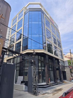 TÒA NHÀ MỚI HOÀN CÔNG 910M2 CẠNH NGAY LANDMARK 81