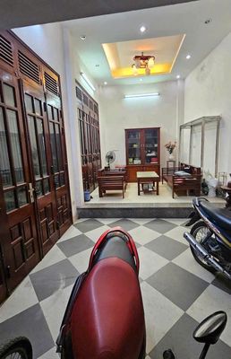 nhà ngõ 325 giảng võ 50m x 5T