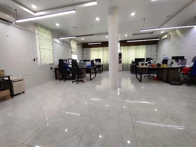 Cho thuê nhà làm văn phòng 10*20m ba lầu xây trống suốt