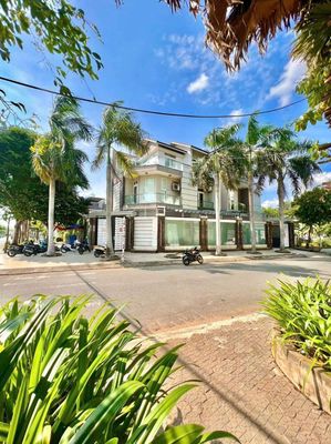 Cho thuê biệt thự ngay siêu thị Aeonmall dt 10*20m