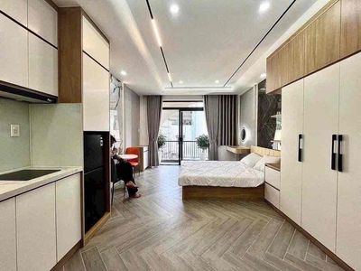 Studio Rộng 37m2 Ban Công Lớn Tone Gỗ Tại Nguyễn Văn Thương Gần Metro