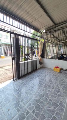 Nhà lầu Rộng Rãi Thuộc kdc Hoàng Quân gần Đh Tây Đô và trường FPT CTho