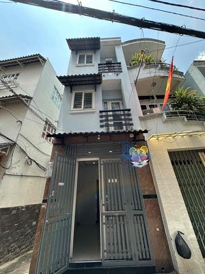 NNC 1 trệt 2 lầu 1 sân thượng ở Lê Văn Duyệt 2PN 3wc gần Q1