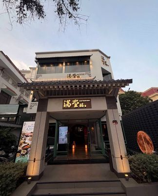 CHO THUÊ MT ĐƯỜNG LÊ QUÝ ĐÔN Q3 DT 10X30M 195TR