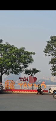 Cho Thuê nguyên căn, sát mặt hồ Tây, view toàn hồ.