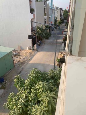 cho thuê nhà 1 trệt 2 lầu ngay hồ văn Long