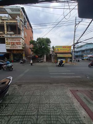 Mặt bằng kinh doanh  ngay chợ Hóc Môn cho thuê