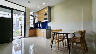 Cho thuê căn hộ 2PN đẹp nguyên tầng 75m2, mới hoàn thiện, có thang máy