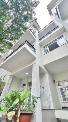 CHO THUÊ BIỆT THỰ HIM LAM, QUẬN 7 4PN 7WC FULL NT 75 TRIỆU/ THÁNG