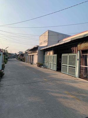 nhà nguyên căn 5x18m 2phòng lộ đậu dc ô tô gần ĐH Tây Đô