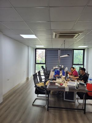 Văn phòng 65m² tại số 435 Nguyễn Khang - Cầu Giấy. Giá 9.5 triệu