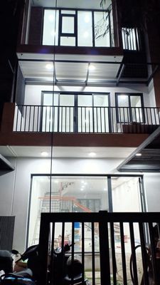 Cho thuê nhà  5x20 Đông Tăng Long. Nhà hoàn thiện, 4Pn. Giá 12 triệu