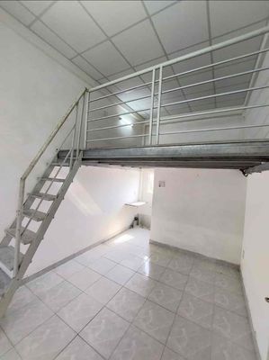 Phòng trọ giá rẻ ngay chợ Tân mỹ có máy lạnh