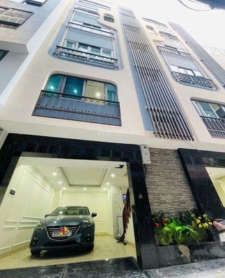Cho thuê nhà riêng ngõ 121 phố Quan Hoa, Dt 40m2 x 7 tầng có Thang máy