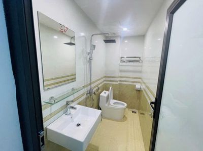 nhà trần kim xuyến 80m x5T thang máy