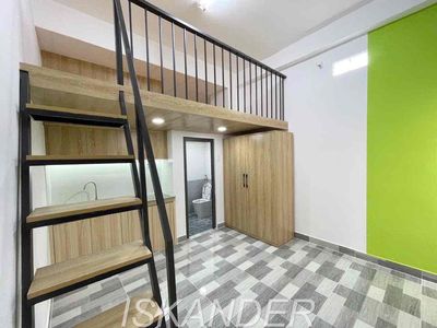 Duplex gác cao - phòng rộng có thang máy ngay Vòng Xoay Lạc Long Quân🔥
