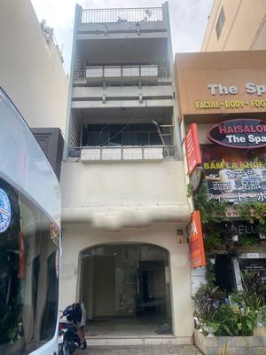 Cho thuê nhà Lý Tự Trọng, Trung tâm quận 1, gần chợ Bến Thành.