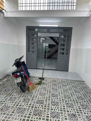 nhà 3 lầu hẻm 740 quốc lộ 13 4pn 100m2 nhà mới gần chợ Đầu Mối