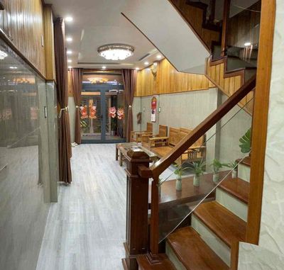 KIỆT OTO 2 MT ÔNG ÍCH KHIÊM, 2TẦNG