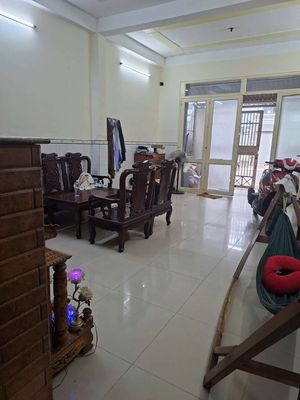 Cần Cho thuê nhà mặt tiền Dương Thị Giang PTN DT 4,5 x22 1 trệt 2 lầu 