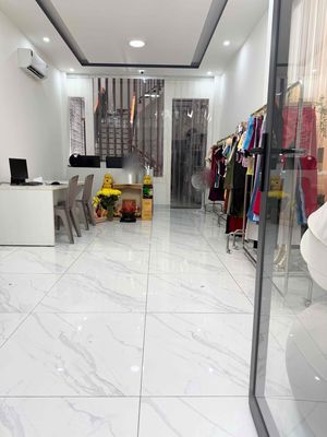 Cho thuê Tầng trệt và Lầu 1  Nhất Chi Mai, Tân Bình - Hẻm thông Xe Hơi