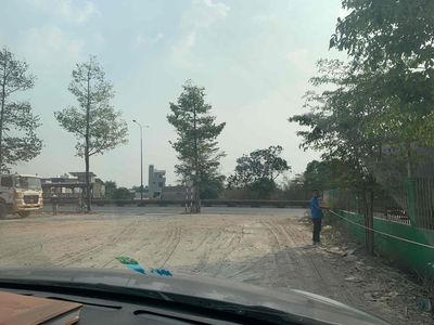 cho thuê đất hoặc bán