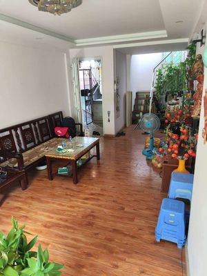 cho thuê căn hộ tầng 5, 76 m2 khu nam thành công