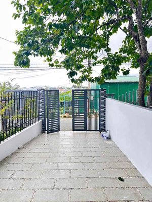 NHÀ NGAY HỒ THAN THỞ - CÔNG VIÊN ÁNH SÁNG