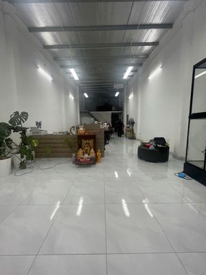CHO THUÊ MẶT BẰNG ĐẸP ĐƯỜNG DƯƠNG QUẢNG HÀM, DT NGANG 6m X 28m