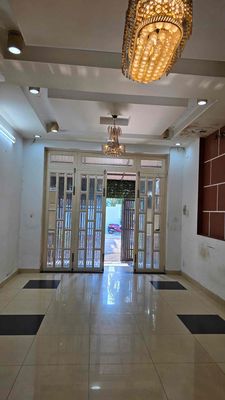 Cho thuê nhà phố mặt tiền đường hẻm 12m Giá 12tr oto vào tận nhà