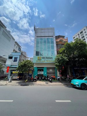Cần cho thuê 336 Lạc Long Quân gần Vòng xoay Hoà Bình . DT: 8 x 8m, 3L