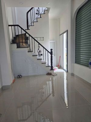 🔥Cho Thuê Căn Gốc Nhà MT 5 tầng, Nguyễn Thị Minh Khai