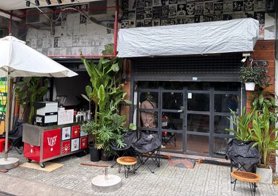 Sang quán 7mx8m Cafe + shop vỉa hè rộng tầng trệt cc Miếu Nổi 18 tầng 