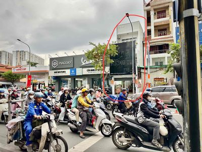 Mặt bằng siêu đẹp,ngã 3 đèn đỏ, sát nhìu ông lớn Katinat, Sacom,Hasa..