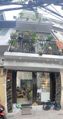 cho thuê mặt bằng làm nail, có thể sơn và thêm đồ cơ bản ( rèm….)