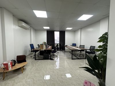 Cho thuê văn phòng 35 m2 ngõ 214 Nguyễn Xiển, vp thoáng sạch đẹp