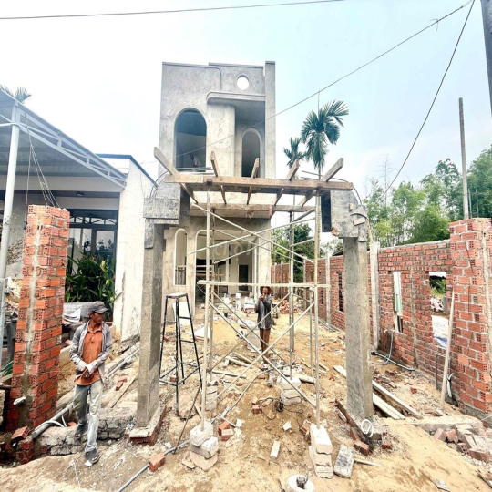 nhà 2 tầng 2 mê đúc