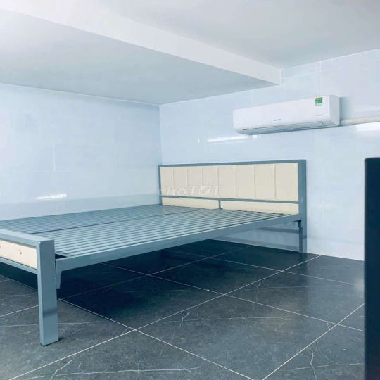 Hẻm 233 Nguyễn Văn Cừ, Trọ mới xây không chung chủ