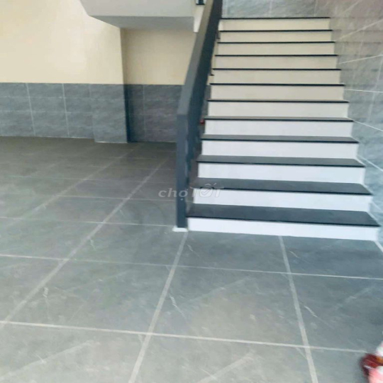 Hẻm 233 Nguyễn Văn Cừ, Trọ mới xây không chung chủ